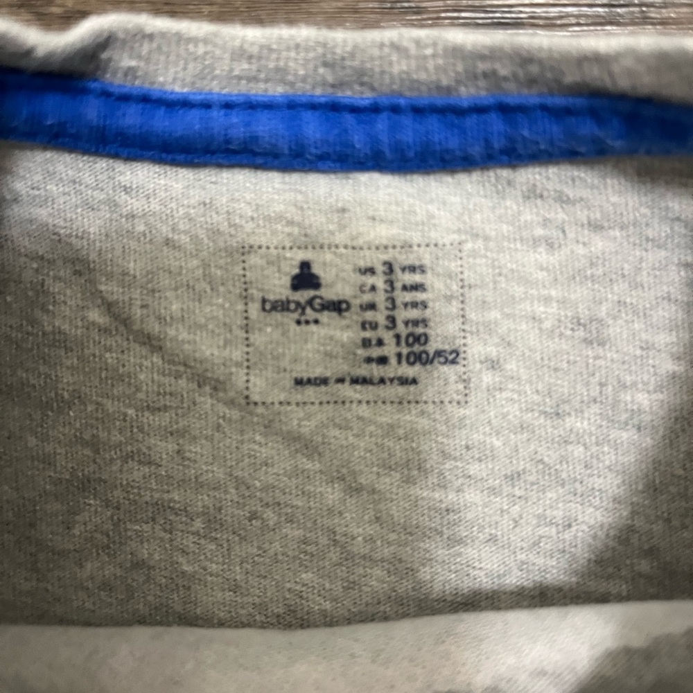 GAP Gray Baseball Dog Kids T-Shirt and Star Wars gap shirt - Picture 2 of 5